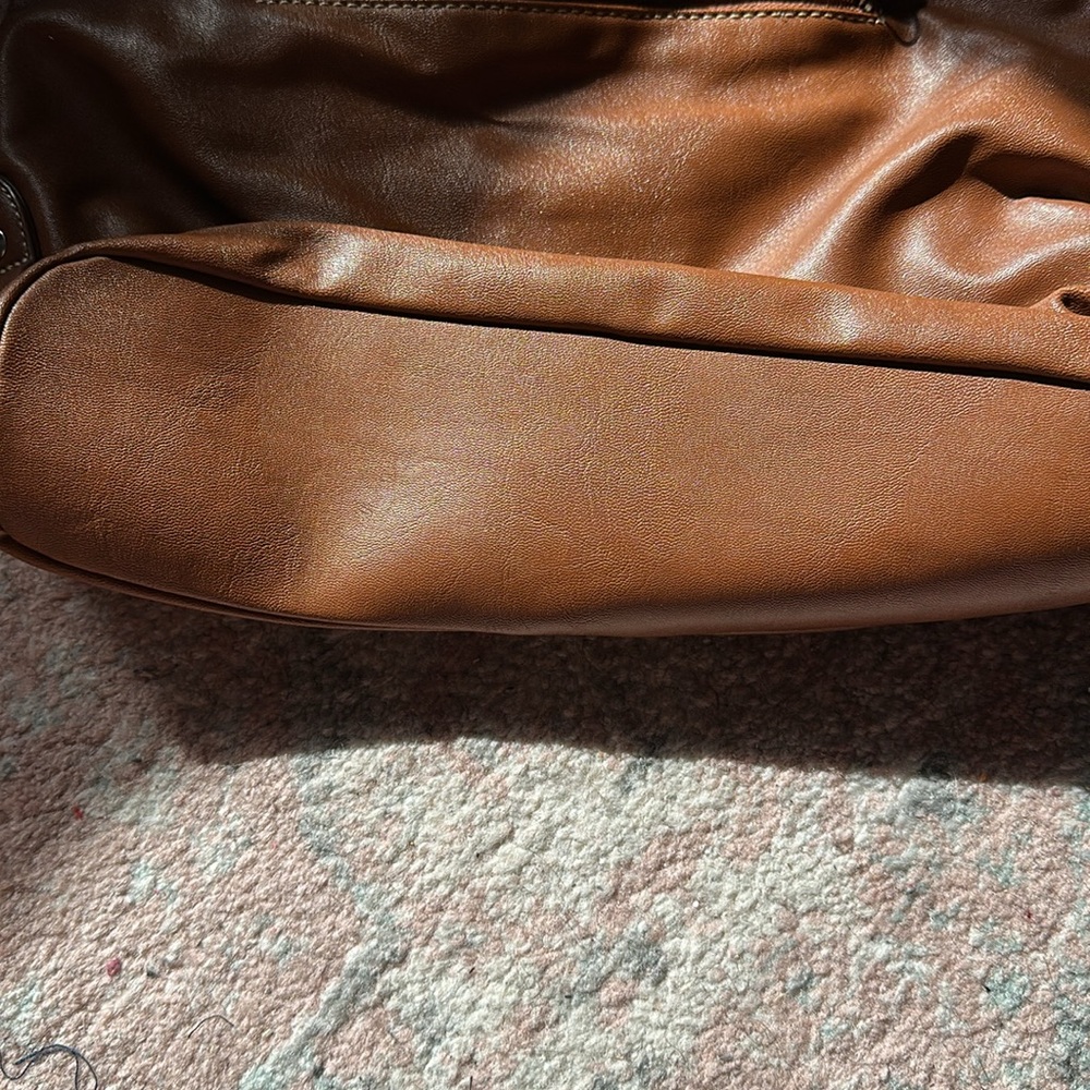 Relic Shoulder Bag - Picture 3 of 9